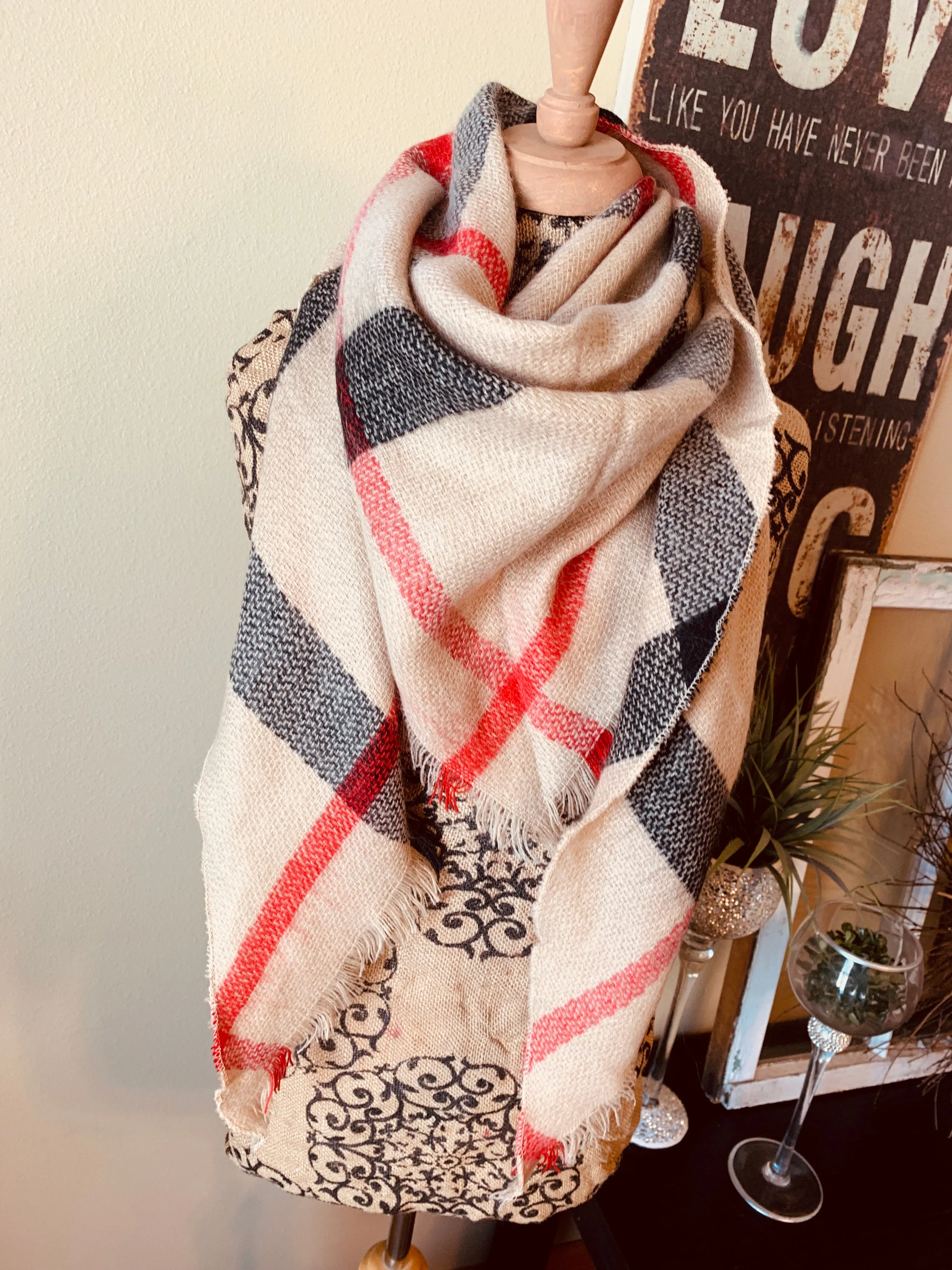 { Blanket scarf } Triangle shape. Not as large as the huge blanket scarves.